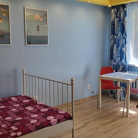 Studiospanie Studio Kapitana Z Balkonem Na Parterze 格但斯克 外观 照片