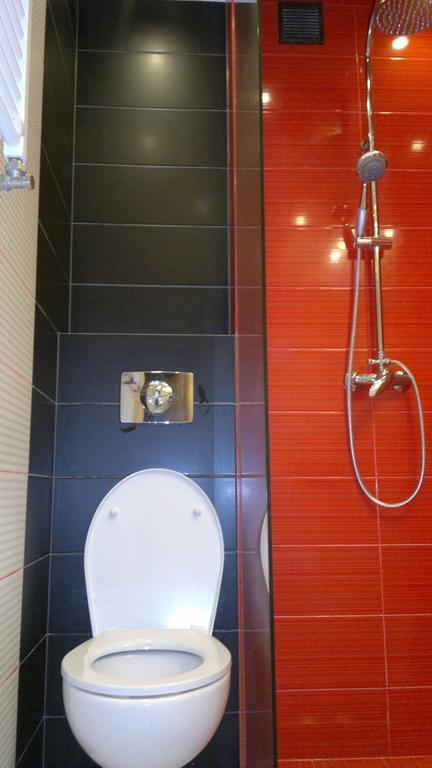 Studiospanie Studio Kapitana Z Balkonem Na Parterze 格但斯克 客房 照片